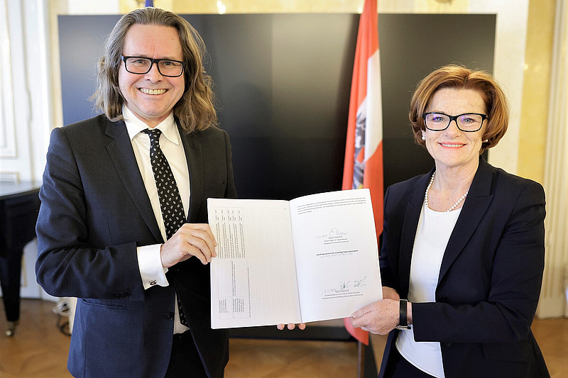 BM Polaschek und Rektorin Messner