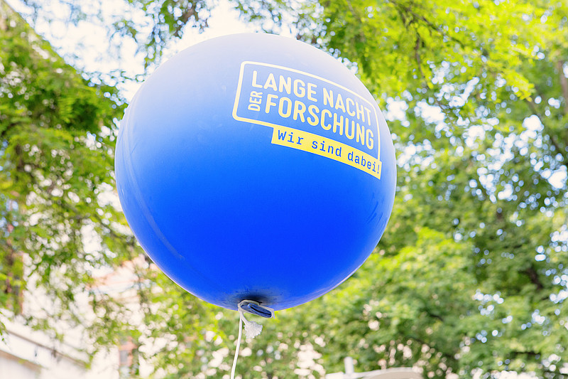 Luftballon mit LNF Logo