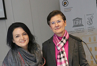 Prof. Mag. Elisabeth Reicher-Pirchegger und Univ.-Prof. Dr. Gisela Kammermeyer